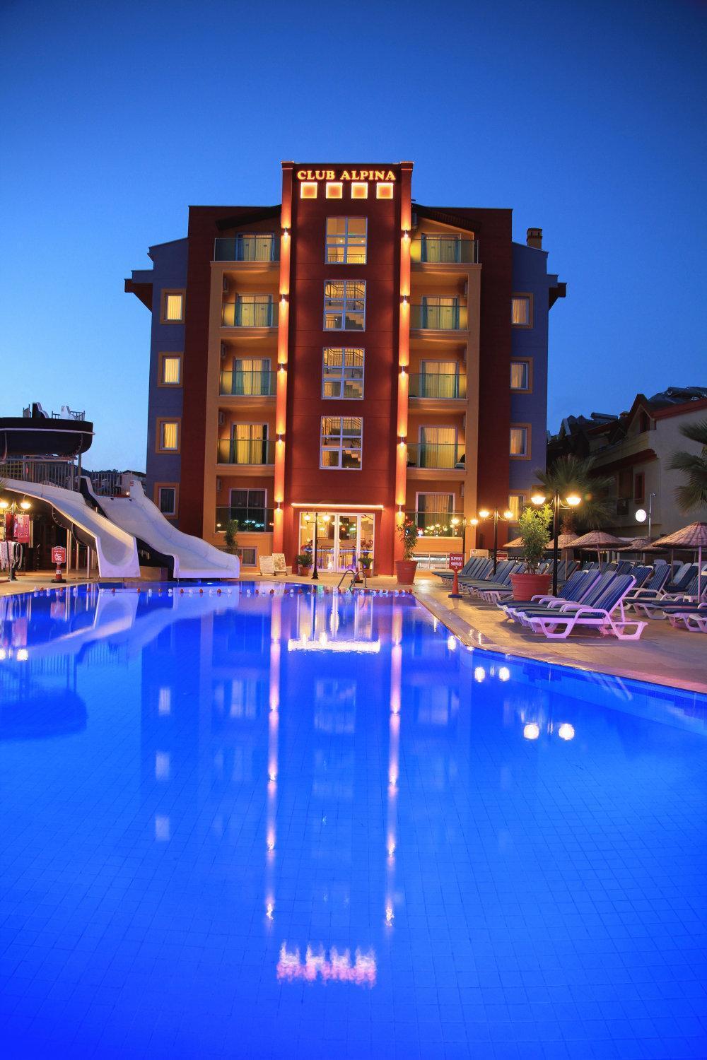 Resort Club Alpina 3*